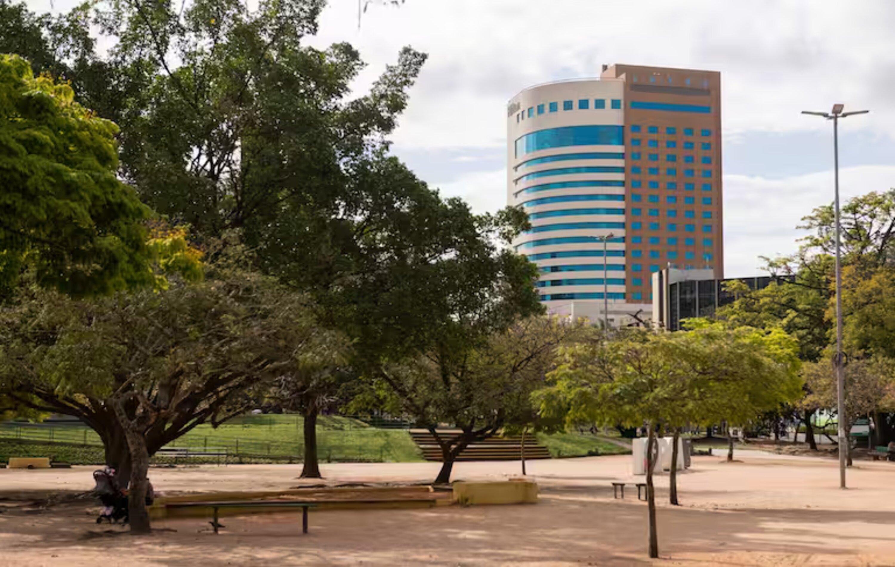 Hilton Porto Alegre, Brazil Hotel Exterior photo The hotel in 2007
